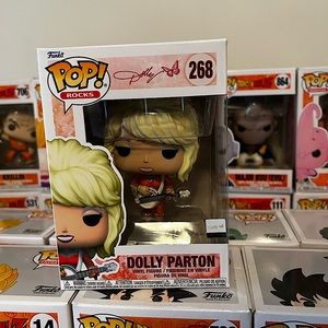 Funko pop! Dolly Parton #268 in mint condition [1 pc]